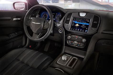 2015 Chrysler 300S Interior - Car Body Design