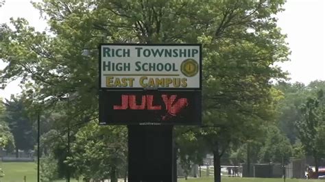 Rich Township District 227 votes to close Rich East High School - ABC7 ...