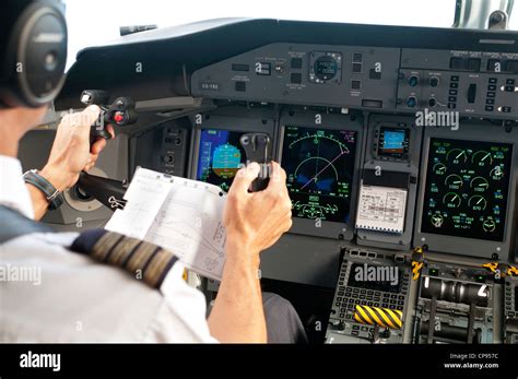 Bombardier Dash 8 Q400 Cockpit