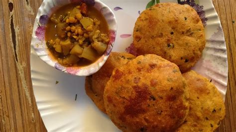 Aalu Puri Recipe, How to make aloo puri, Aloo puri kaise banaye ghar ...