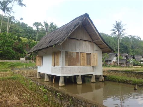 Seputar Bangunan Rumah di Kampung Naga Tasikmalaya