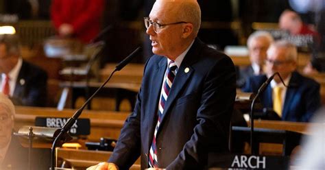 Nebraska senators finalize committees after speaker threatens to ...