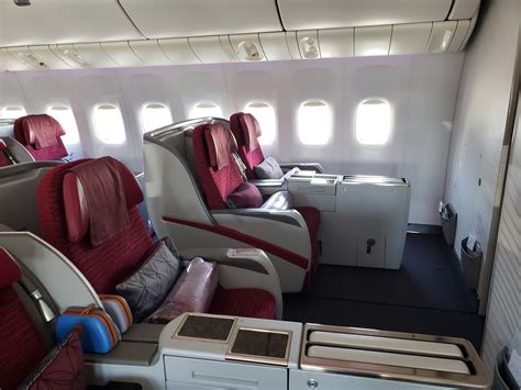 Airline Review: Qatar Airways – Business Class (Boeing 777-300 with Lie ...