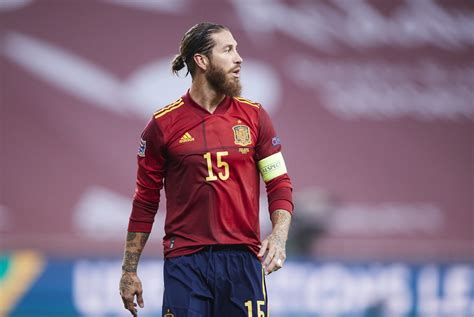 Sergio Ramos Discusses Future With the Spain National Team - PSG Talk