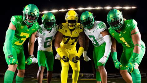 Oregon Ducks Unveil New Nike Football Uniforms – SportsLogos.Net News