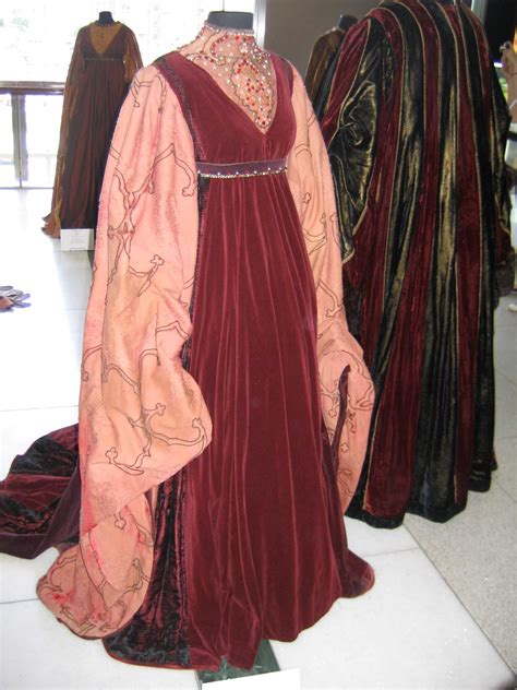 Lady Capulet's Dress from Zeffirelli's Romeo and Juliet | Italian ...