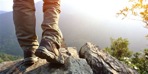 Top 5 Best Hiking Shoes for Flat Feet of 2024 • The Adventure Junkies