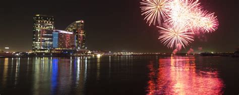 Dazzling Fireworks And Traditional Dances To Wow Visitors On Eid Al ...