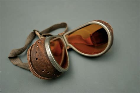 Vintage Aviator Tinted Flying Goggles