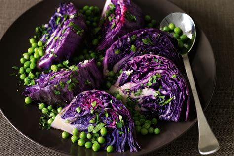 Braised red cabbage