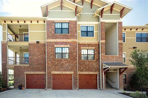 Avenues at Carrollton - $1400+ for 1, 2 & 3 Bed Apts