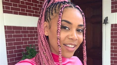 Sho Madjozi changes back to her trademark pink braids