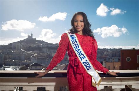 Clémence Botino, Miss France 2020 : «On peut être cultivée et défiler ...