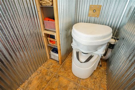 The Perfect Tiny House Composting Toilet. How to Use the Nature's Head ...