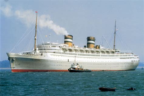 Pin op Cruise ships & Ocean liners | Schepen, Stoomboten, Koopvaardij