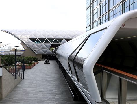 Foster + Partners’ Canary Wharf Crossrail station handed over