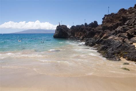 Guide to Cliff Jumping at Black Rock in Ka'anapali - Maui Hideaway