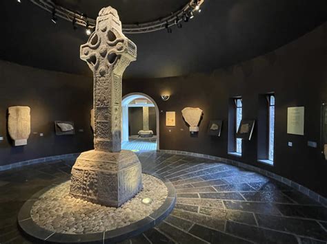 Clonmacnoise Monastery | Visit the Clonmacnoise Monastic Site