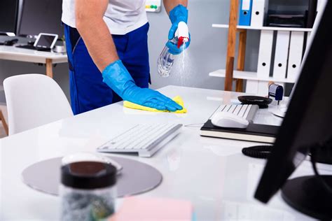 6 Tips to Keep the Office Clean & Safe Amongst a Pandemic