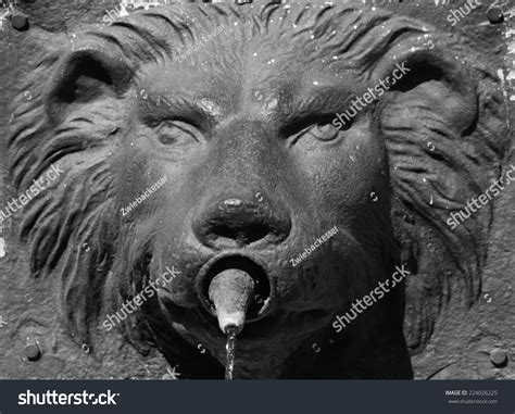 Sculpture Lion Symbol Strength Greatness Stock Photo 224026225 ...