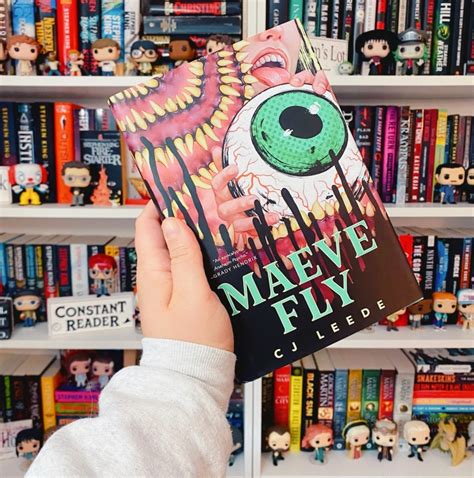 Book Review: Maeve Fly – What Jess Reads