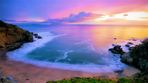 Serene Beach Sunset: A Stunning HD Wallpaper