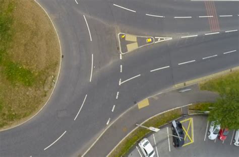 UK road markings: what they mean and what the Highway Code says | RAC ...