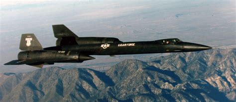 VÍDEO – Lockheed YF-12 Blackbird – Defesa Aérea & Naval