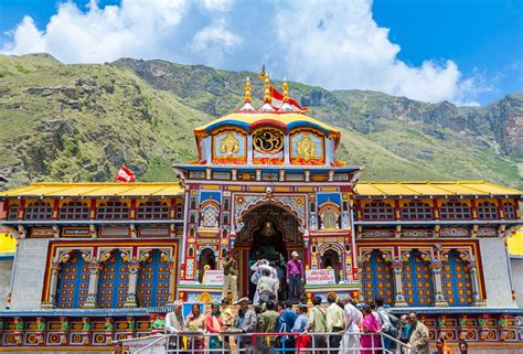 10 Famous Temples in Uttarakhand