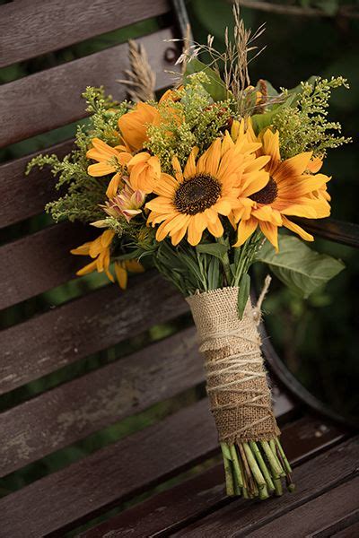 Gallery: Rustic Country Sunflower Wedding Bouquet - Deer Pearl Flowers 2023