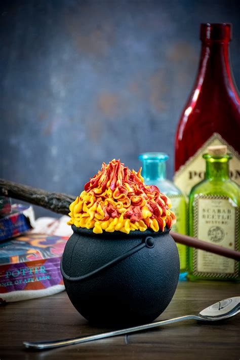 Copycat Cauldron Cake from the Wizarding World of Harry Potter - The ...