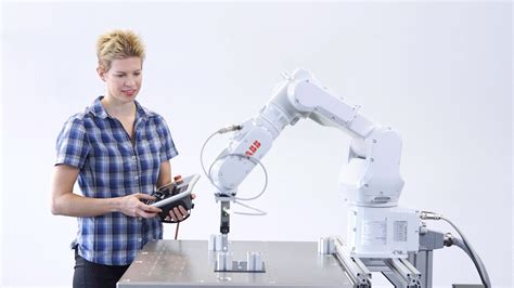 ABB産業用ロボット向けにウィザードイージープログラミングソフトウェアを拡大