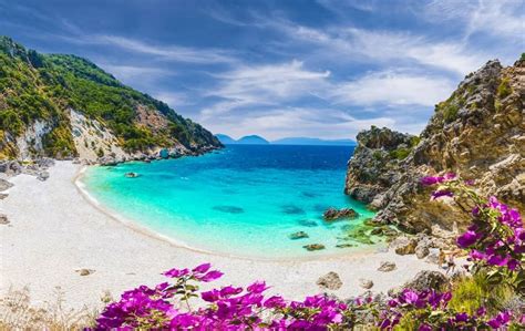 14 Best Lefkada Beaches You Must Visit (Greece)