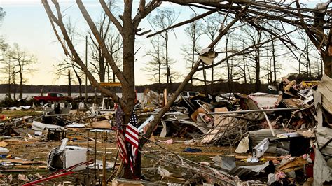 Tornado relief applications open to Tennesseans