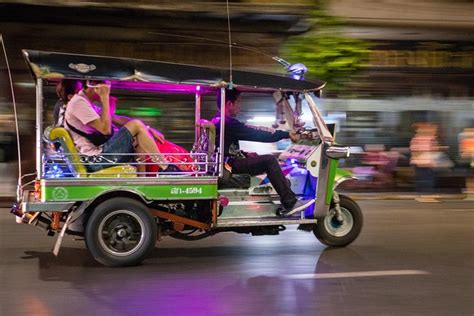 Bangkok Tuk-Tuk Ride & Bite Night Tour: Best Landmarks & Street Food ...