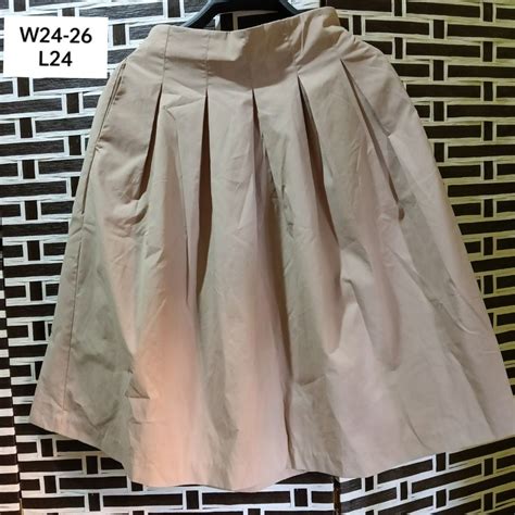 UNIQLO SKIRT, Women's Fashion, Bottoms, Skirts on Carousell