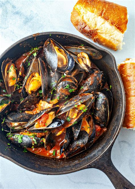 Steamed Mussels in Tomato Sauce Recipe - From The Horse`s Mouth