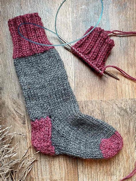 27 Free & Easy Sock Knitting Patterns (Great for Beginners!) - Sarah Maker