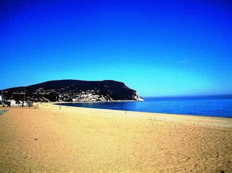 The Best Le Marche Beaches - ITALY 4 travellers