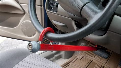 How Do Steering Wheel Locks Work?