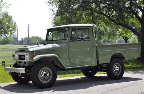 1971 Toyota FJ45 Land Cruiser