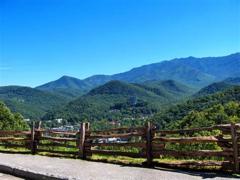 Why Stop At The Gatlinburg Scenic Overlook - Travel To Gatlinburg