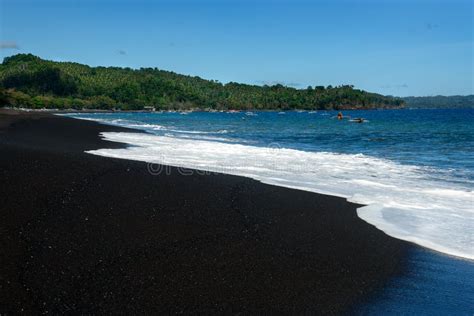 Black sand volcanic beach stock photo. Image of sunny - 73985208