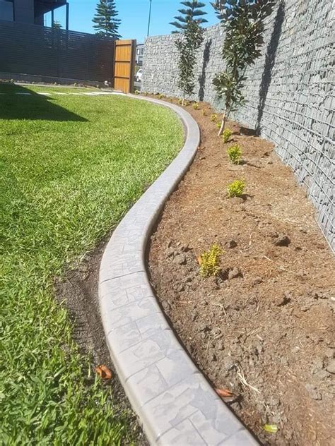 Kwik Kerb by Buckley | Continuous concrete edging | Concrete garden ...