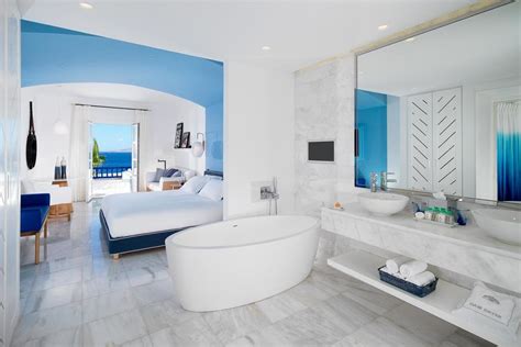 [Reviews] The 17 BEST Mykonos Beach Hotels (+ Resorts & Villas)