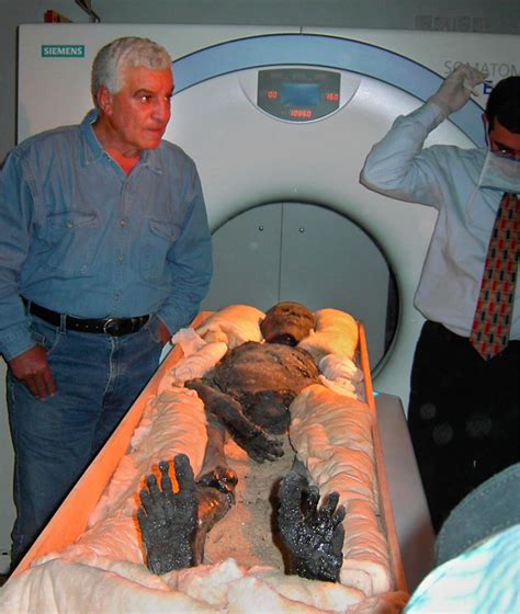 King Tut mummy undergoes CT scan