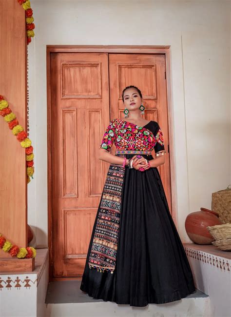 Beautiful Black Navratri Dress Under 2000 - Dress me Royal