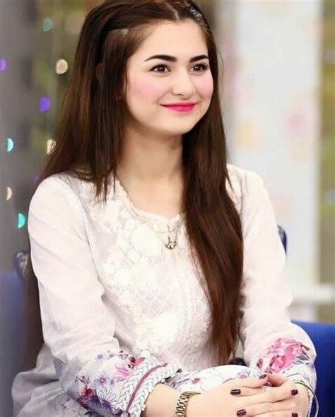 Hania Amir – Biography, Age, Dramas, Movies, Awards, Photos