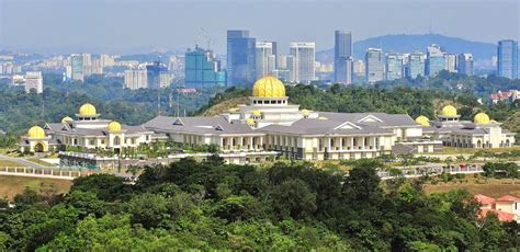 The royal palace in Kuala Lumpur, Malaysia | tourismy