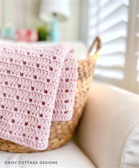 Easy Crochet Baby Blanket Pattern (Perfect For Beginners) - Daisy ...